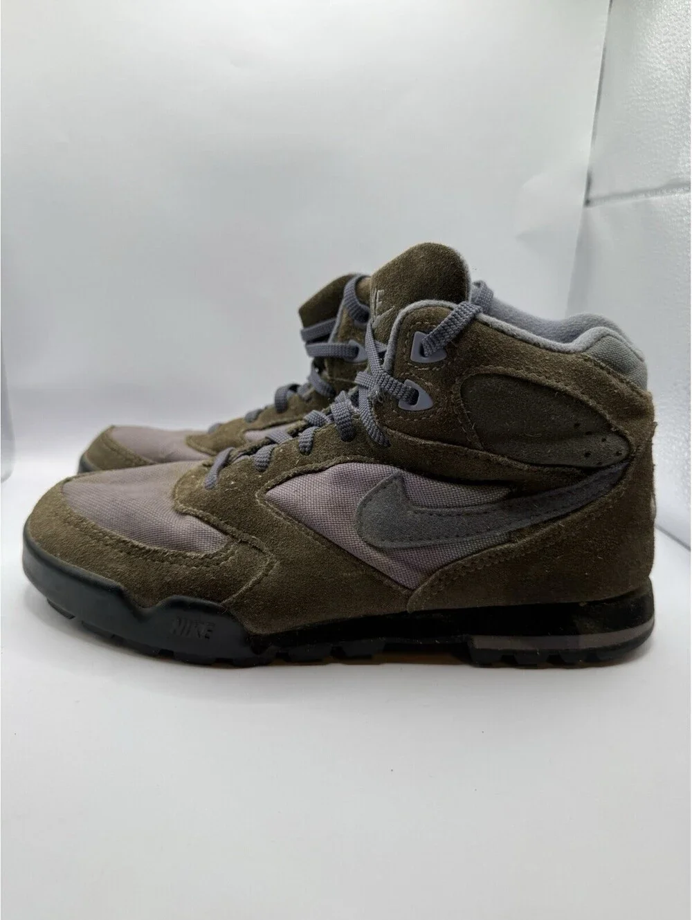 VTG 90s Nike ACG Caldera Mid Trail Hiking Boots Gray/Purple Suede Size 7.5